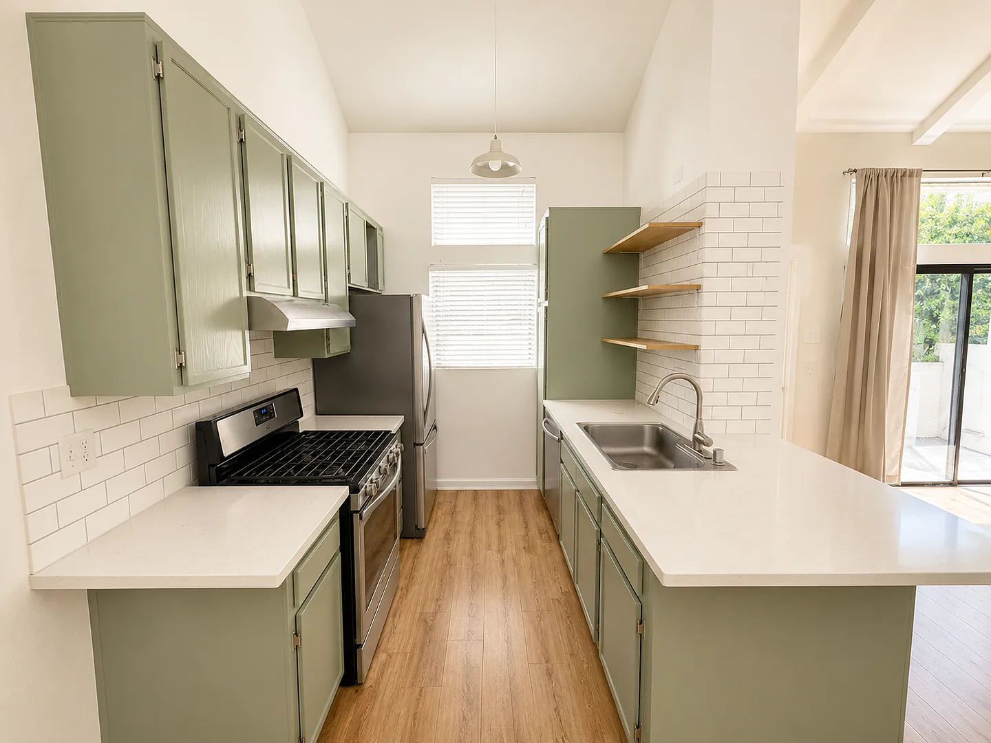 Spacious 2-Bedroom, 2-Bath Condo in Casa Balboa II North Park — Photo 4