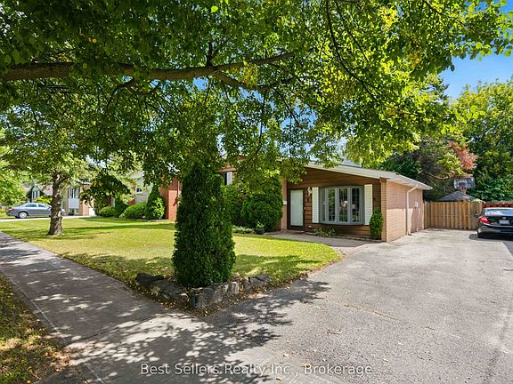 2nd image of 5 Benfrisco Cres