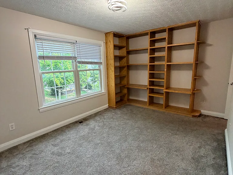 9327 Polaris Green Dr — Photo 41