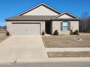 5268 Alpine Dr, Horn Lake, MS 38637