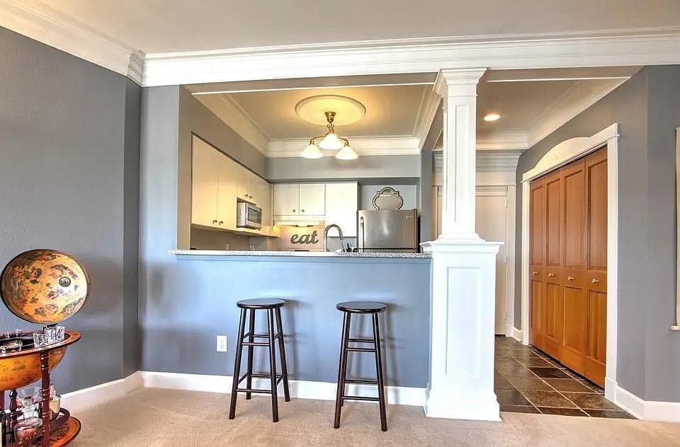 1st image of 232 Belmont Ave E #505