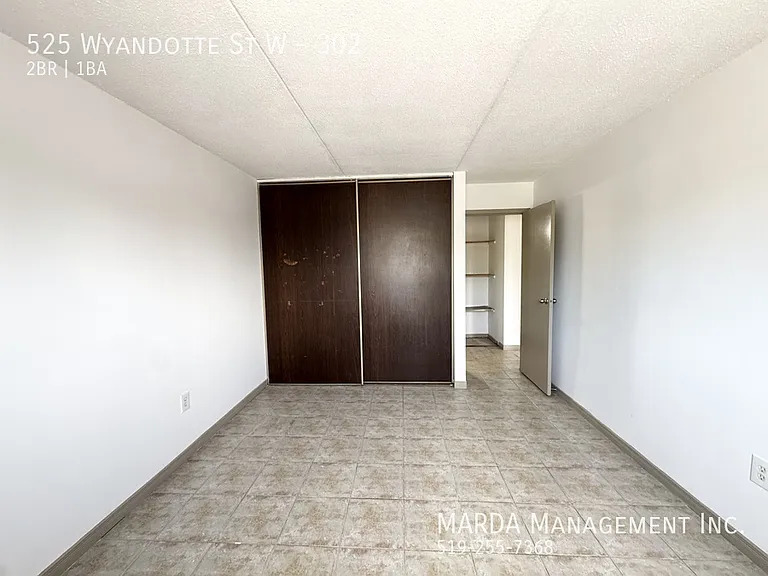 525 Wyandotte St W #302 — Photo 17