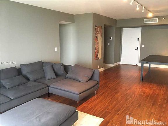 4th image of 3300 NE 191st St APT 1705