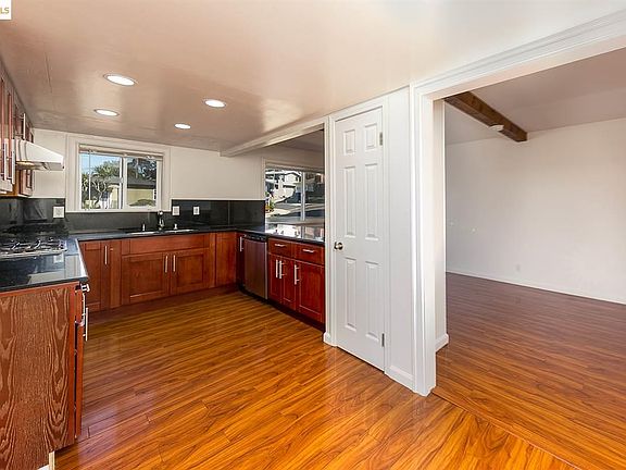 3rd image of 5830 Hazel Ave
