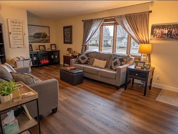 2nd image of 304 Lu Mar Dr