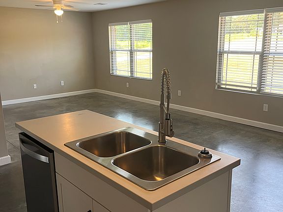 5th image of 2955 Worthen Rd APT A