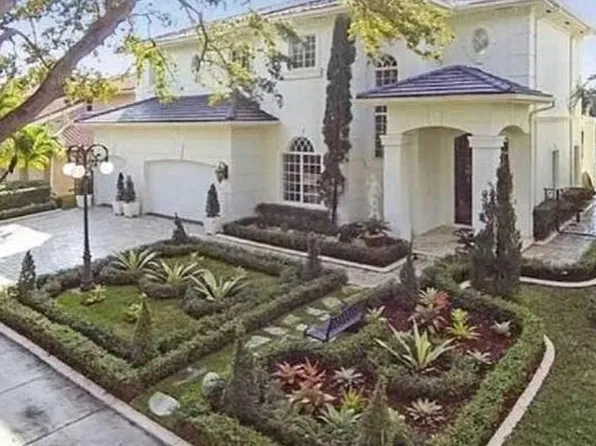 8000 NW 166th St, Miami Lakes, FL 33016