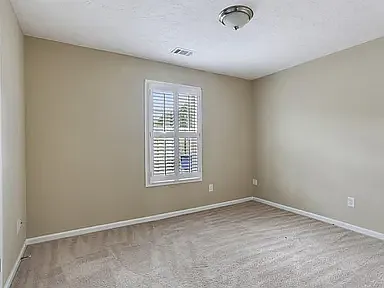207 Victory Dr #207 — Photo 4
