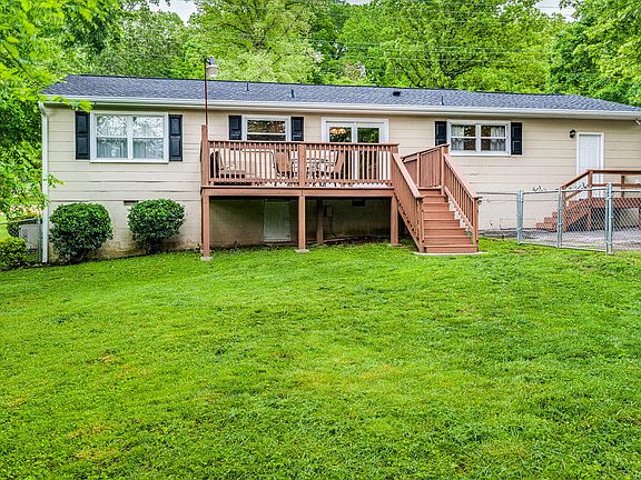 3rd image of 3419 Hartford Dr