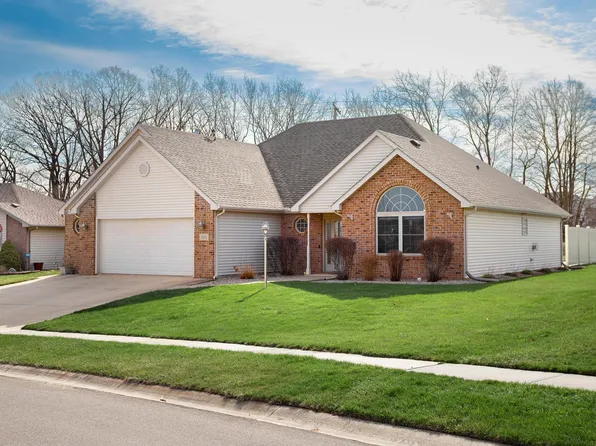 226 Broadmore Cir, Angola, IN 46703