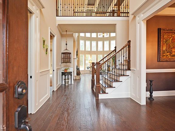 4th image of 100 Summer Lake Ct