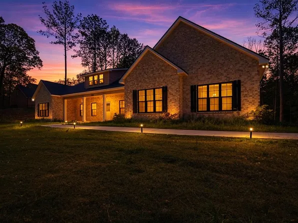 104 Canterbury Dr, Lagrange, GA 30241