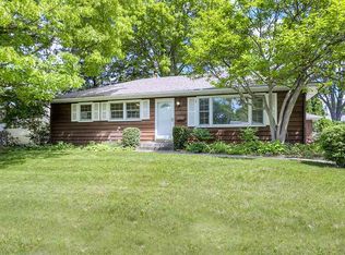 2715 Karen Dr, Rockford, IL 61101