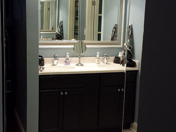 4th image of 7594L Lakeside Village Dr