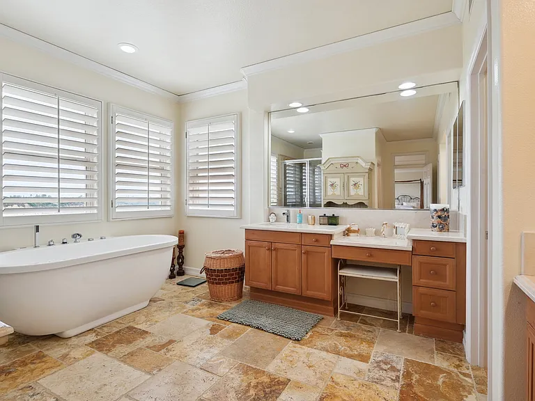 1417 High Bluff Dr — Photo 45
