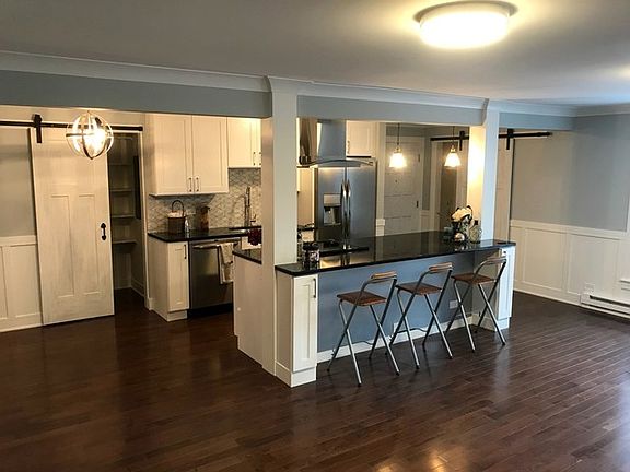2nd image of 9809 S Keeler Ave