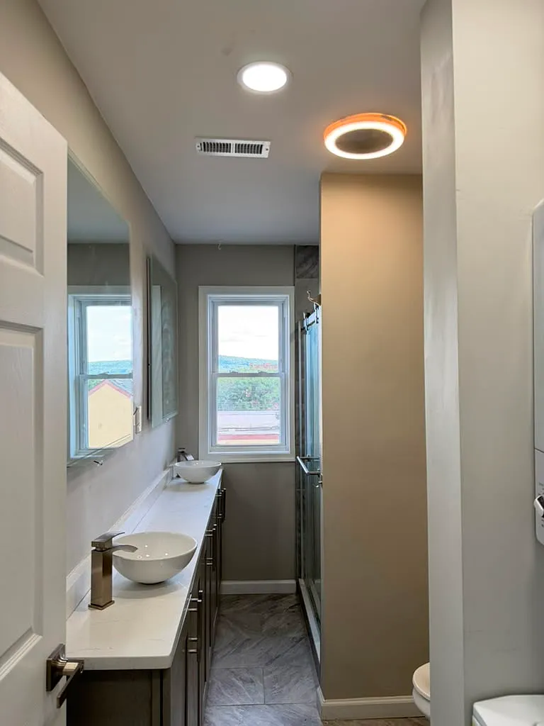 3 bed, 1000 sqft, $2,000 — Photo 4