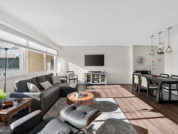 4th image of 4515 Willard Ave APT 1601S