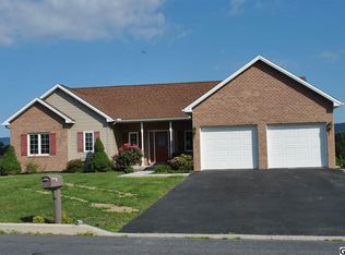 3 Prickly Pear Dr, Carlisle, PA 17013