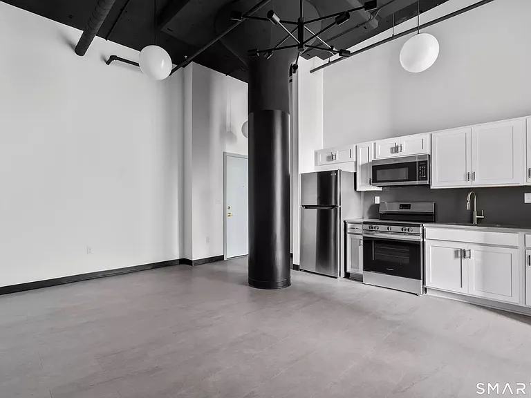475 Myrtle St #404 — Photo 1