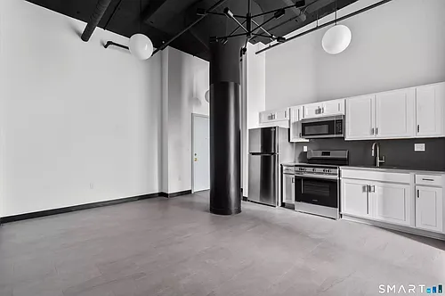 475 Myrtle St #404 Photo 1