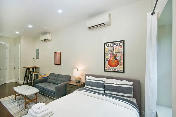 Rented by NOVO | media 44