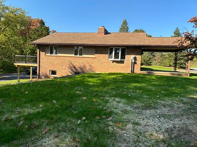 3 bed, $2,400 — Photo 3