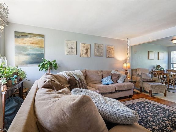 4th image of 1452 Front St #1458