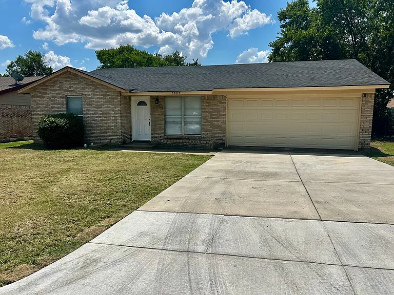 5908 Derek Dr — Photo 1