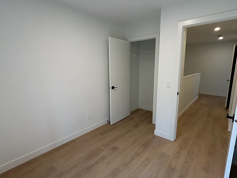 2202 49th Ave SW — Photo 31