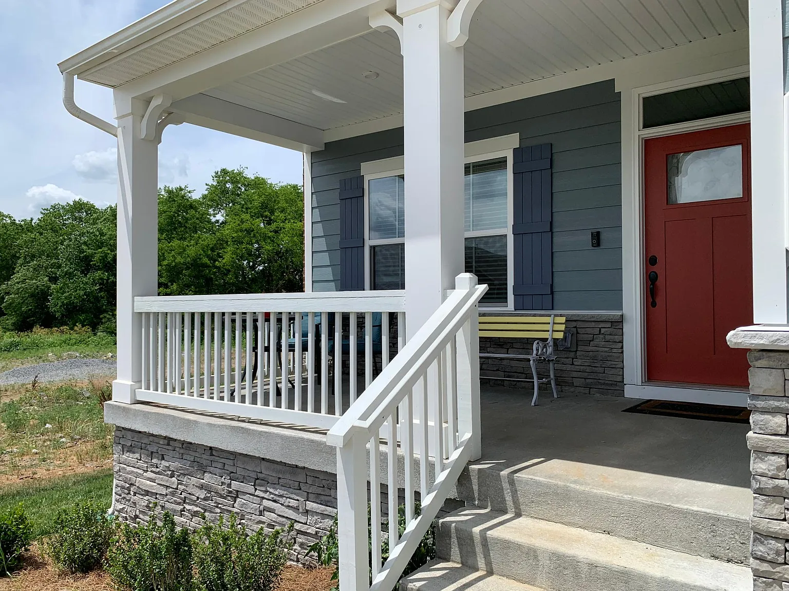320 Oakley Dr — Photo 4