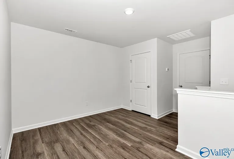 217 Bay Pine Dr — Photo 6
