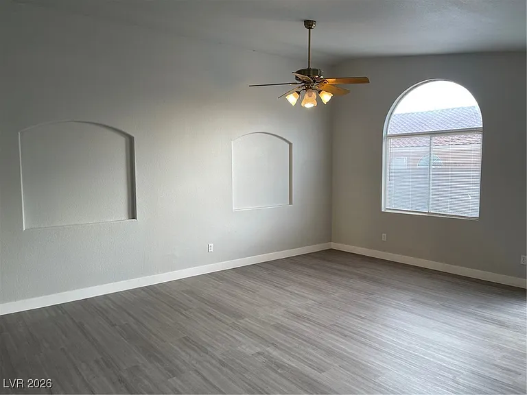 1425 Dragon Rock Dr — Photo 3