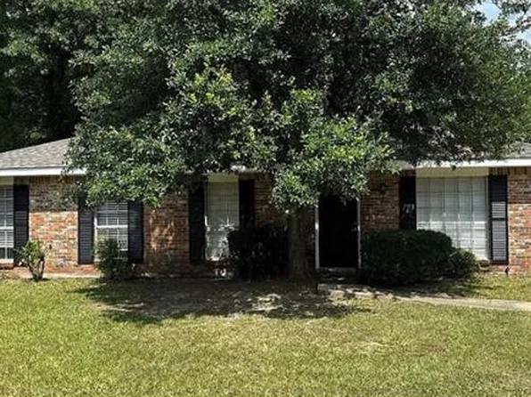 6466 Pinebrook Dr, Montgomery, AL 36117