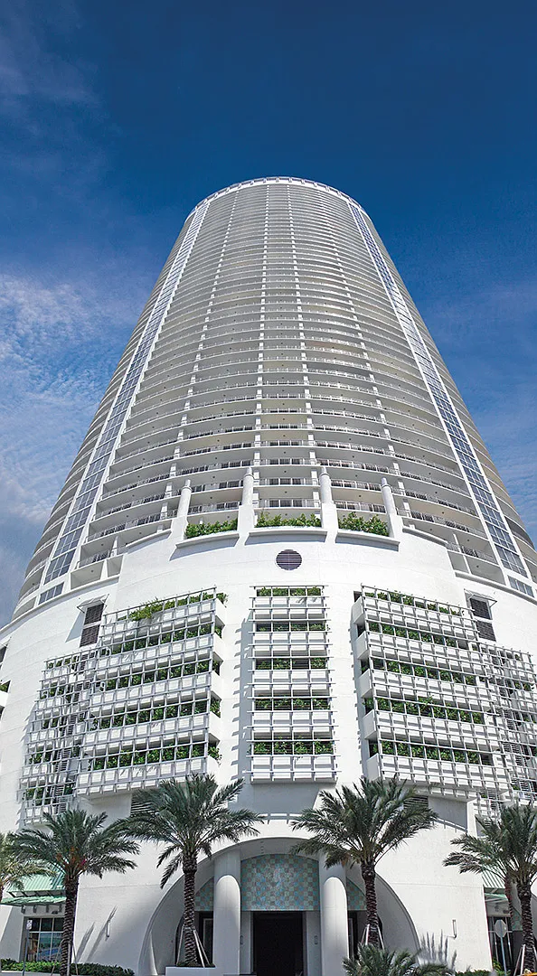 Opera Tower — Photo 3