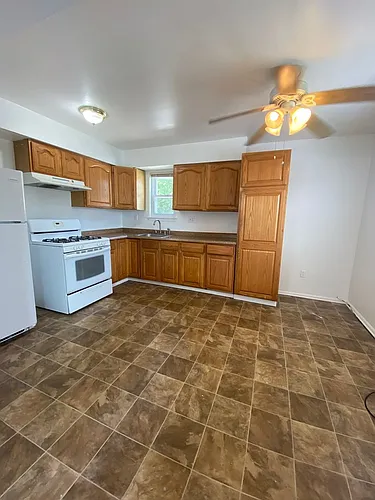 303 Corinthian Avenue Photo 1