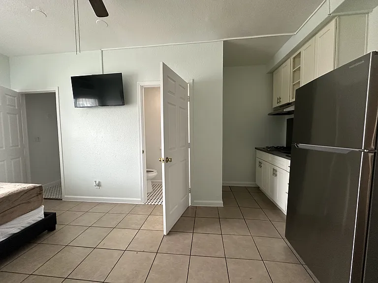 South Park Place Apartments — Photo 17