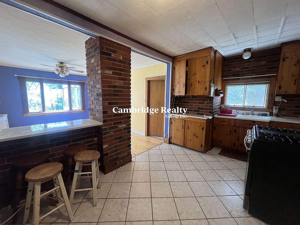 1st image of 2 Cottage Cir #1