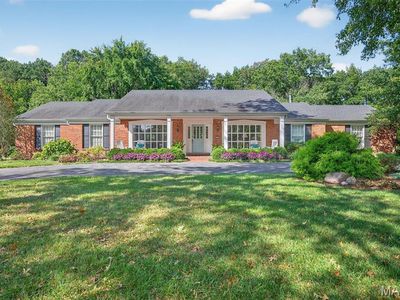 255 Magna Carta Dr, Saint Louis, MO, 63141