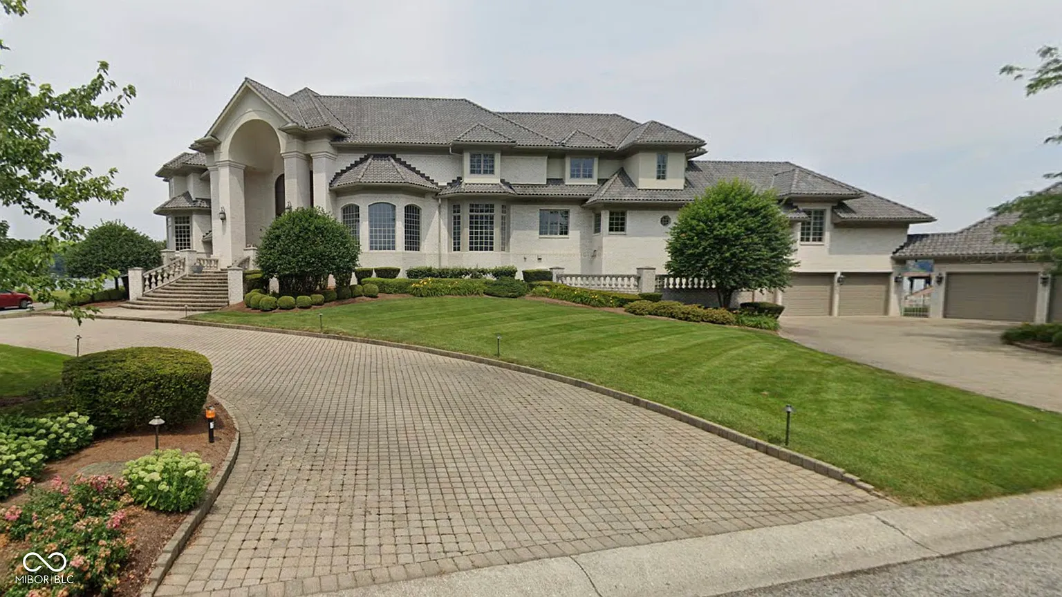 10948 Lake Front Dr photo 1