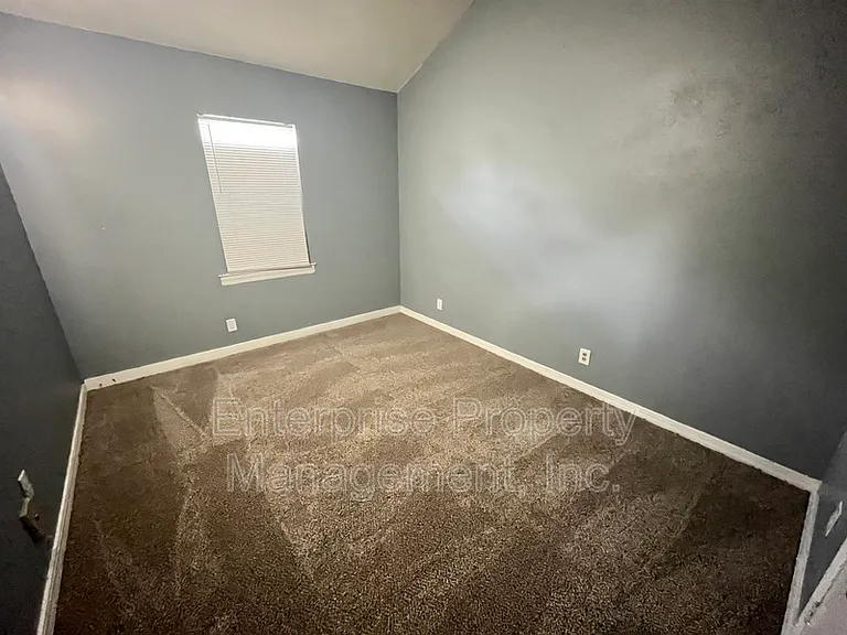 401 N Manassas St — Photo 20