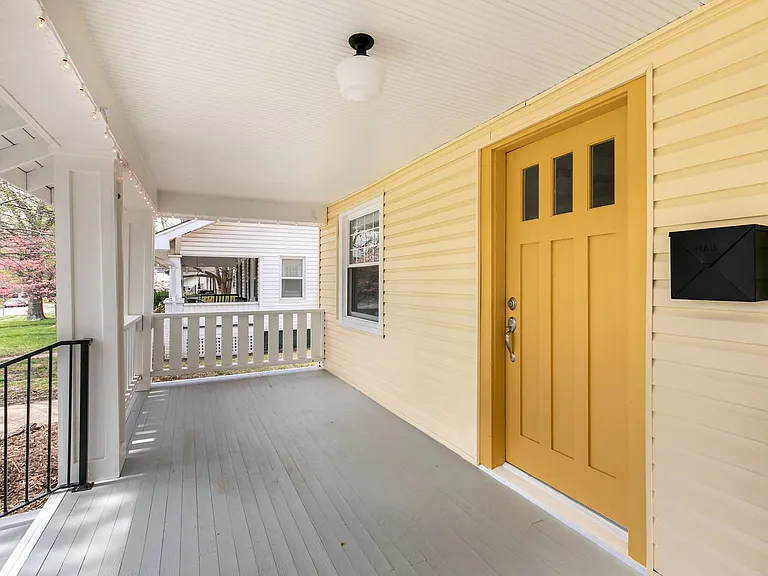 617 E Delmar St — Photo 6