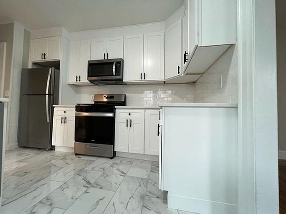 4th image of 38 Anthony St APT 1L