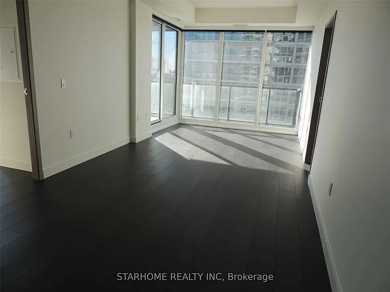 95 McMahon Dr #1606 — Photo 2