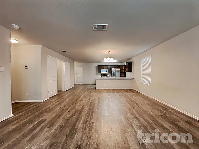 9736 Marbach Brk — Photo 4