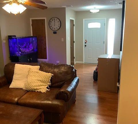 3rd image of 1601 Maddox St