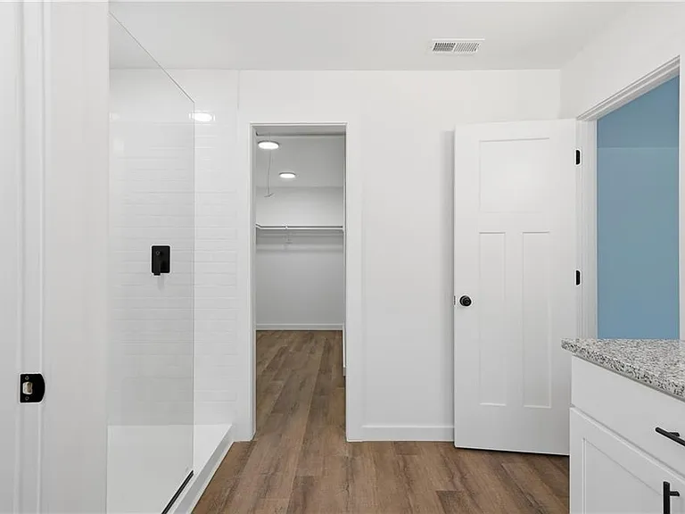 91 Smith And Wesson Way — Photo 53