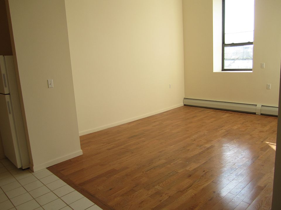 2nd image of 22 Morton St APT 211