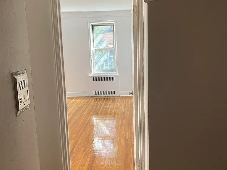 41-35 45th St #4L — Photo 9