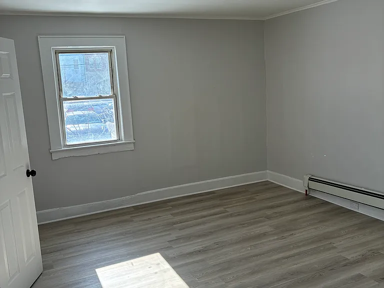 16 Jennings Ave #E — Photo 5